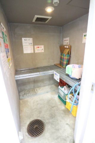 プライムアーバン西早稲田307号室 ゴミ置き場