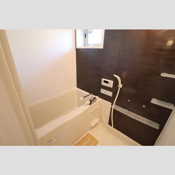 メルベーユ　C102号室 追い焚き機能付きバス(窓付き)