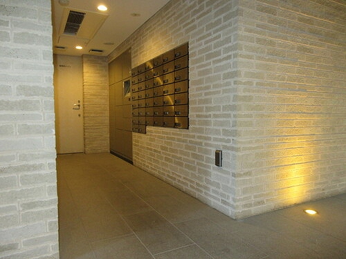 ライオンズ関町北グランヒルズ4階 集合郵便受＆宅配ボックス　※2026年3月撮影の写真