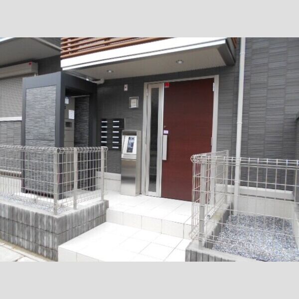 クレッセントコート エントランス