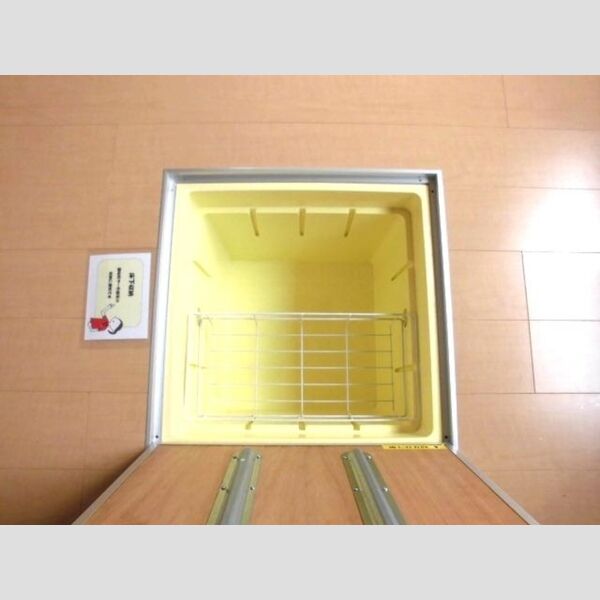 グランメール桜町　B101号室 床下収納