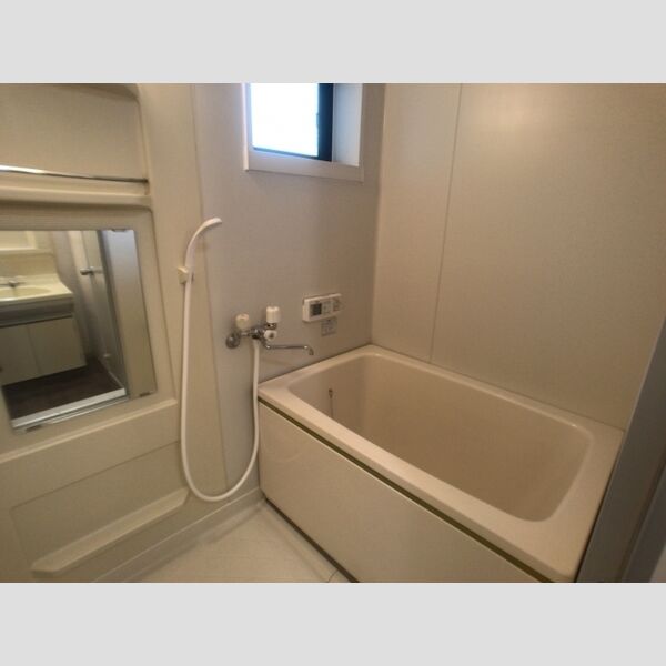 吉川タウンハウス　Ⅱ バス