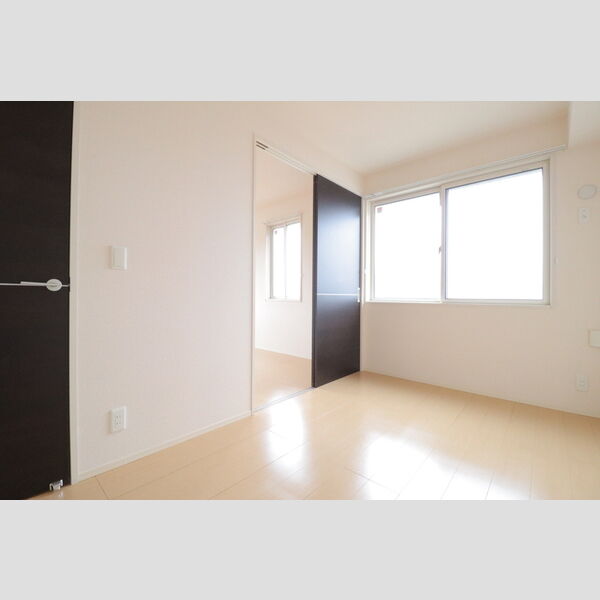 サッビア201号室 洋室