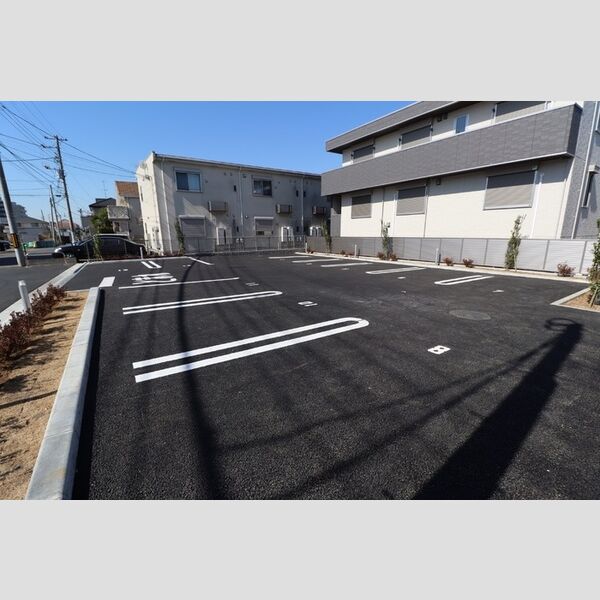 レジデンスヒルトップⅨ 駐車場