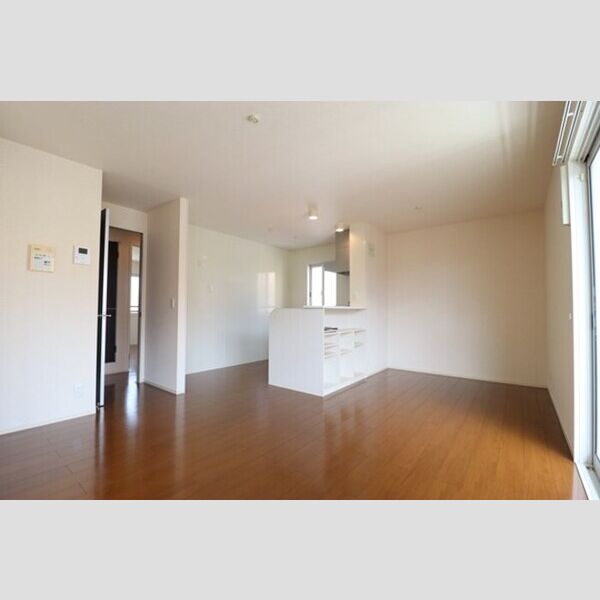 ラシュレメゾン・　A リビング　13帖