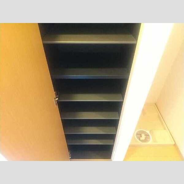 リヴェール石田 玄関