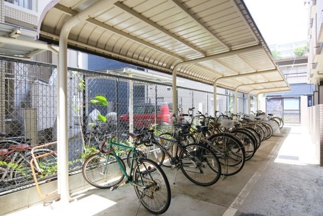 ライオンズマンション横浜反町310号室 同建物別部屋の参考画像