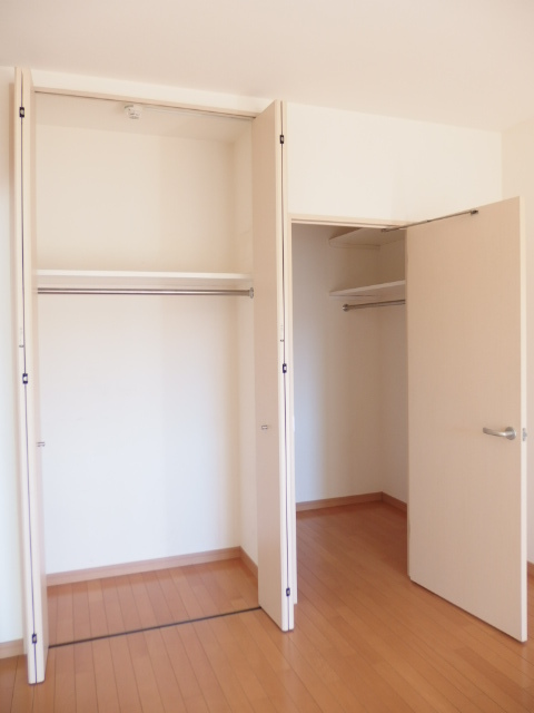リファインドシーンⅡ0202号室 洋室１　収納　※現況優先