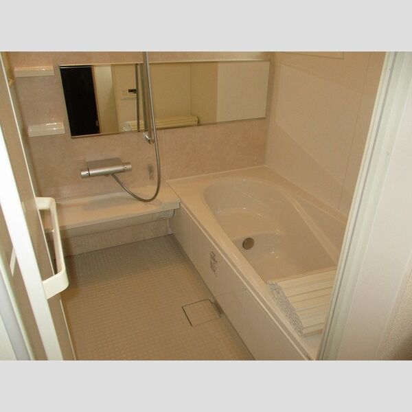 サニーフラット102号室 一坪風呂