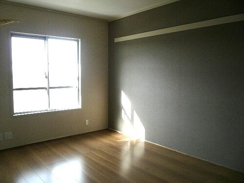 テレパレス日限山3階 洋室約6.0畳　※2016年5月撮影