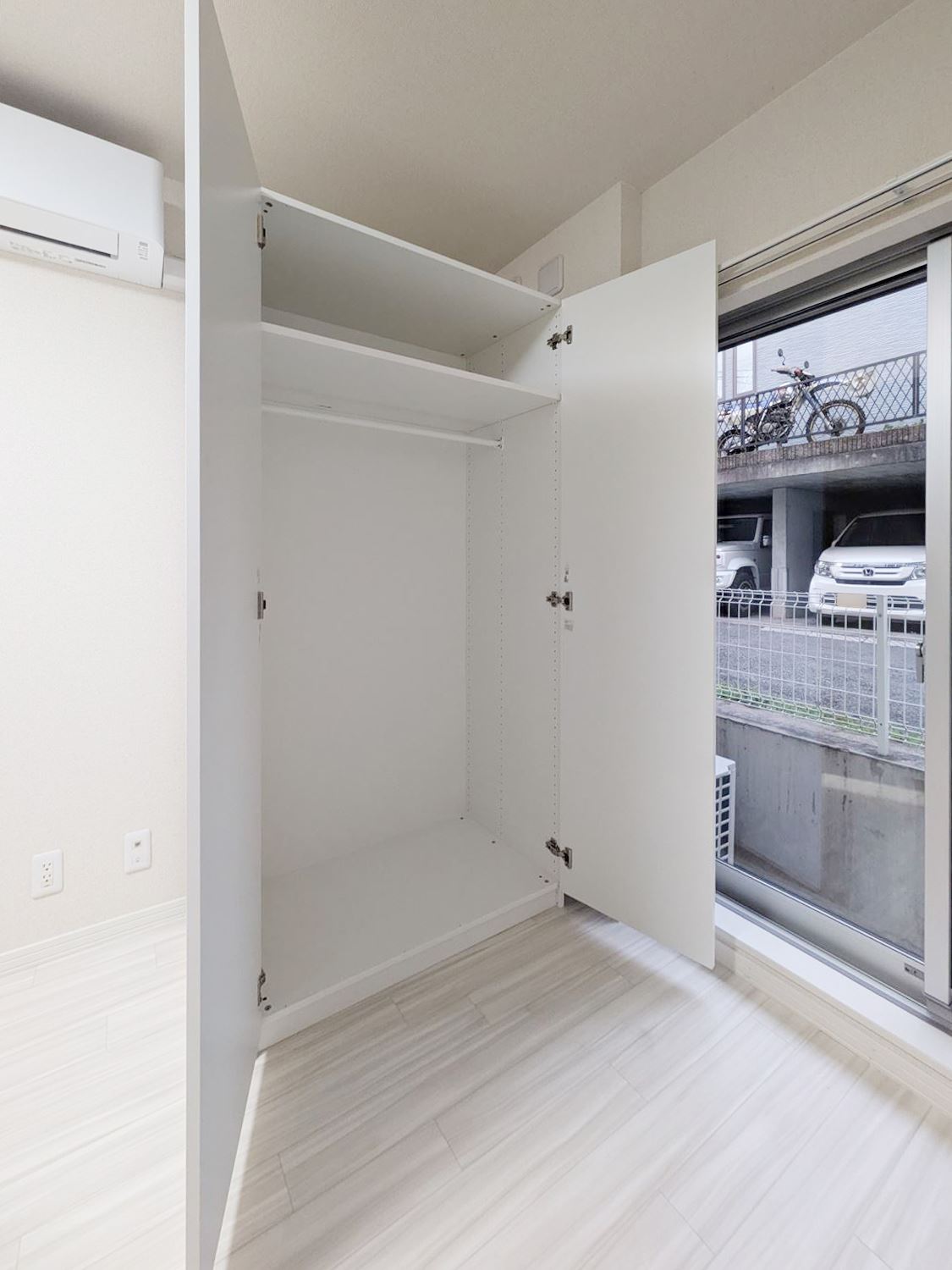 クオリアⅡ102号室 収納