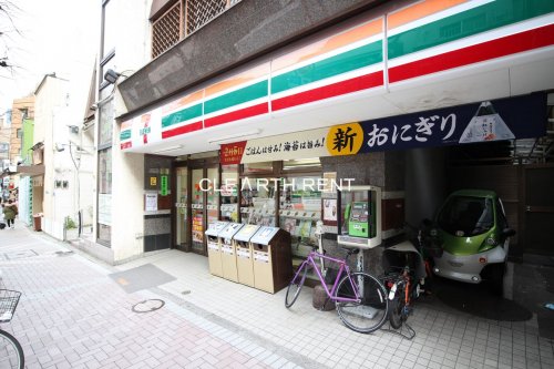 コンシェリア麻布十番 【コンビニエンスストア】セブンイレブン 港区麻布十番2丁目店まで181ｍ