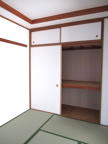 川口元郷サニーコート2階 押入(和室)