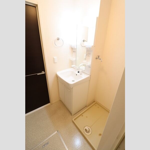 プランタン彩201号室 洗髪洗面化粧台★室内洗濯機置き場