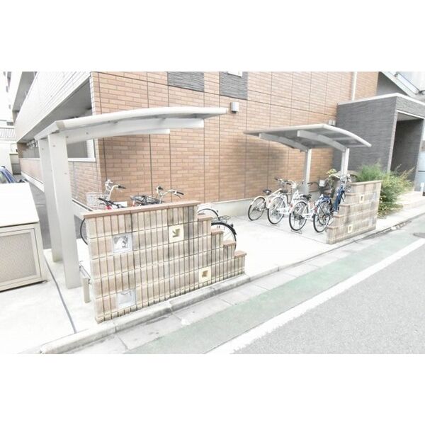 ワイズハウス306号室 駐輪場