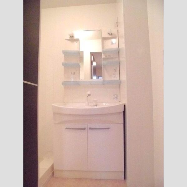 BRILLIANT　FLATS 洗髪洗面化粧台