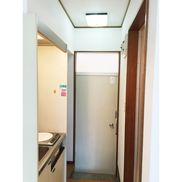 シルクハイツ103号室 玄関