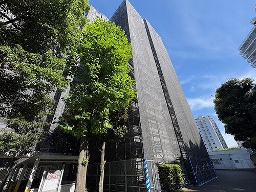 ファミリータウン東陽３号棟（Ｉ棟） 建物外観（大規模修繕工事中）　※2026年5月撮影