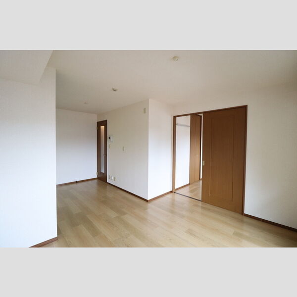 ロイヤルクレッセント西登戸 LDK