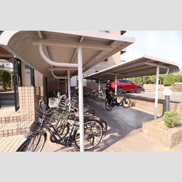 エーデルワイス 屋根付自転車駐輪場