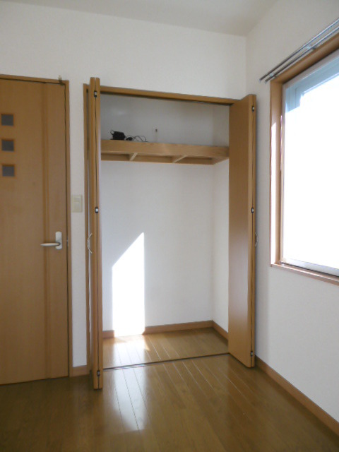 レオミノール明神町 収納