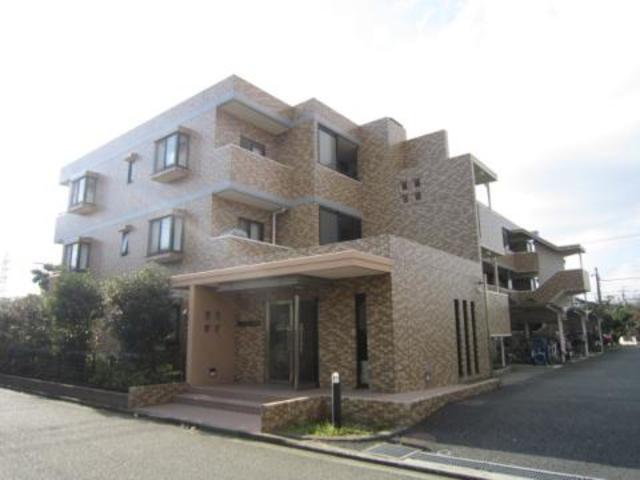 ヴィオレ湘南0301号室 外観タイル張りです。