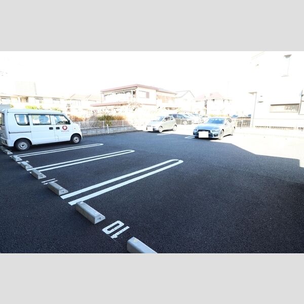 曙マンション　Ⅱ 平置き駐車場です!