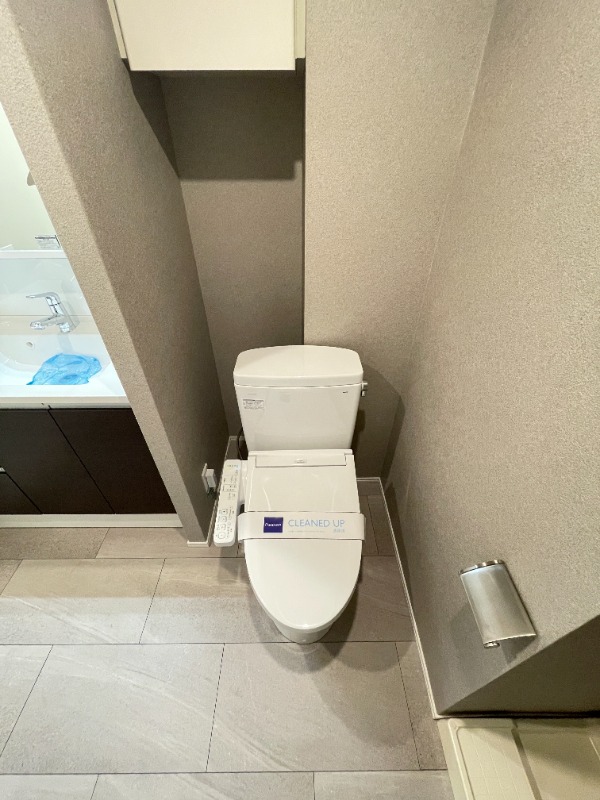 レジディア新川2階 トイレ