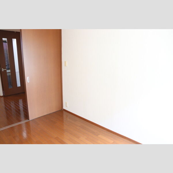 ヴィラ ラフィーネ102号室 洋室