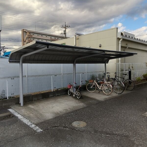 シュトラーレン高野　ABC 駐輪場