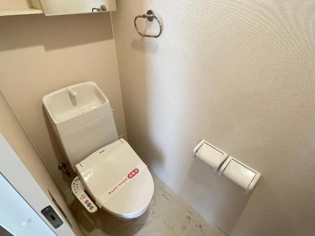 ラピスラズリ シャワー付トイレ