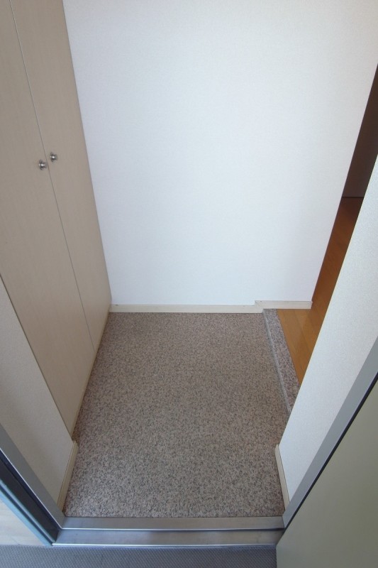 ロングエイトⅢ7階 玄関