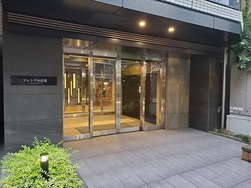 フレシア中目黒3階 エントランス　※2024年6月撮影