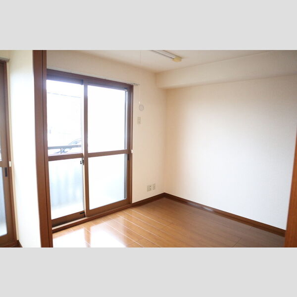 リリー坂下　A/BB102号室 洋室