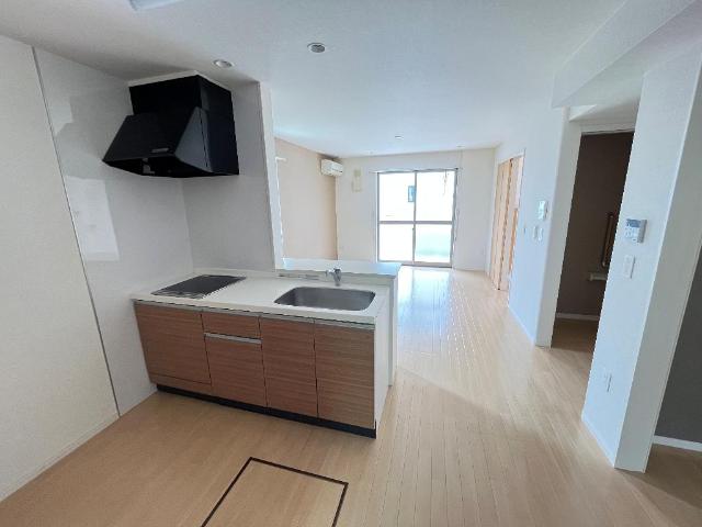 ユニヴァリィ　コンフォート00102号室 キッチン