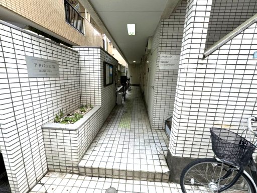 アドバンスⅥ301号室 エントランス