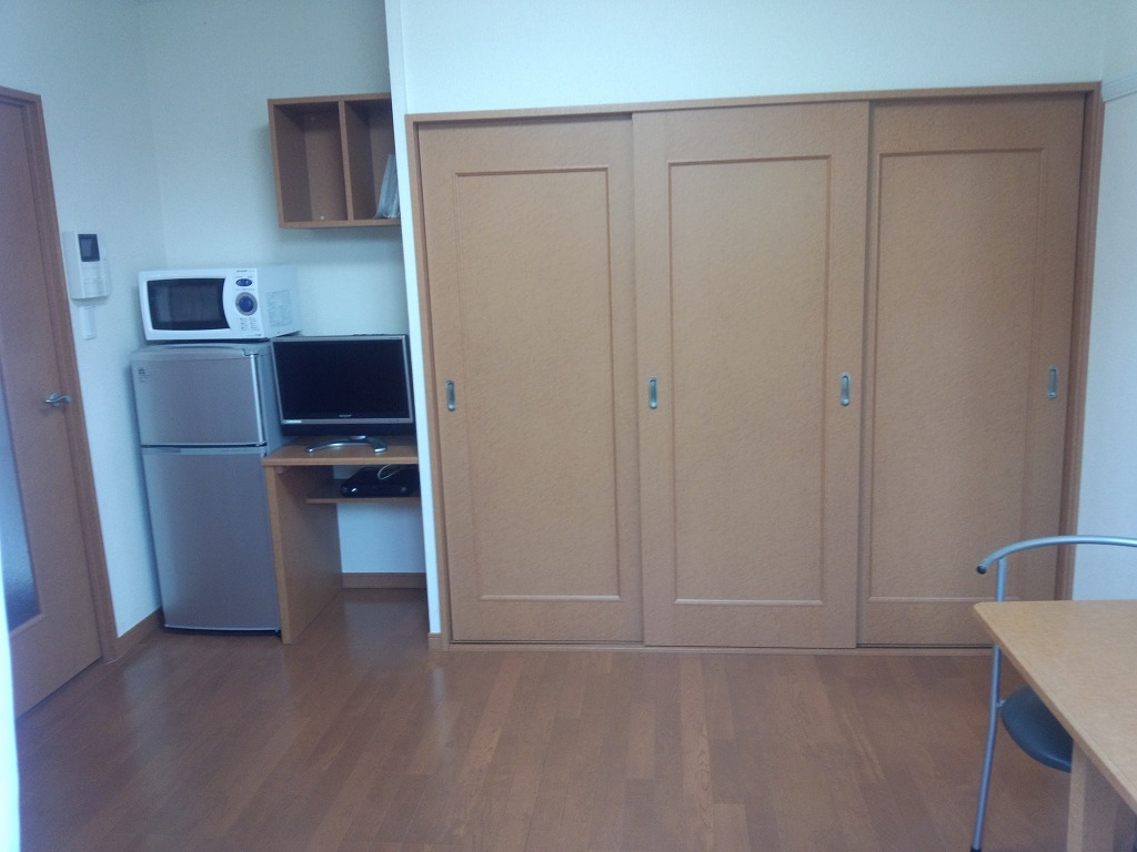 レオパレスラーナ リビング