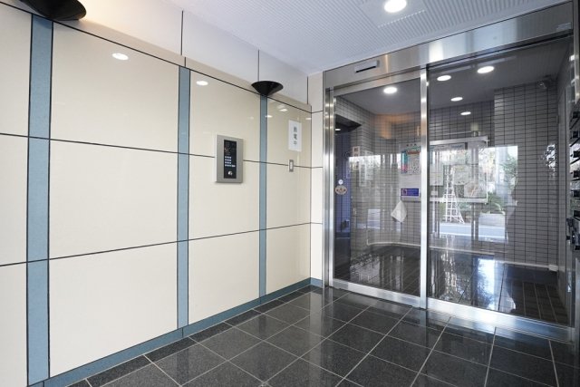 ハイタウン都立大学 エントランス