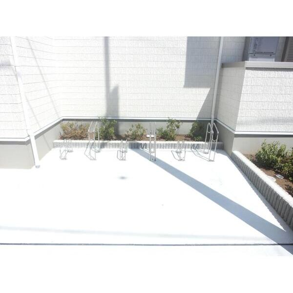 Renom　sakuradai 駐車場