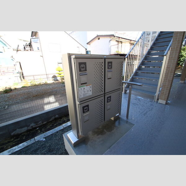 クレールコート井土ヶ谷206号室 宅配ボックス