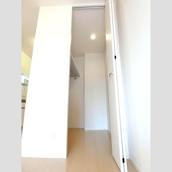 LUANA湘南202号室 ウォークインクローゼット