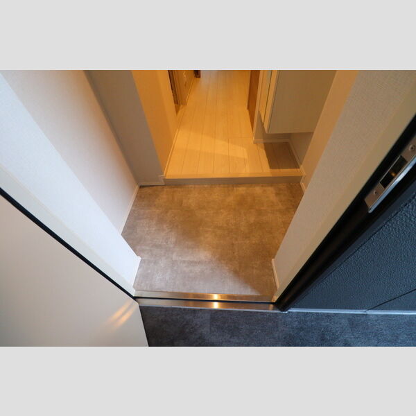 ゲートレジデンス鶴見305号室 玄関土間