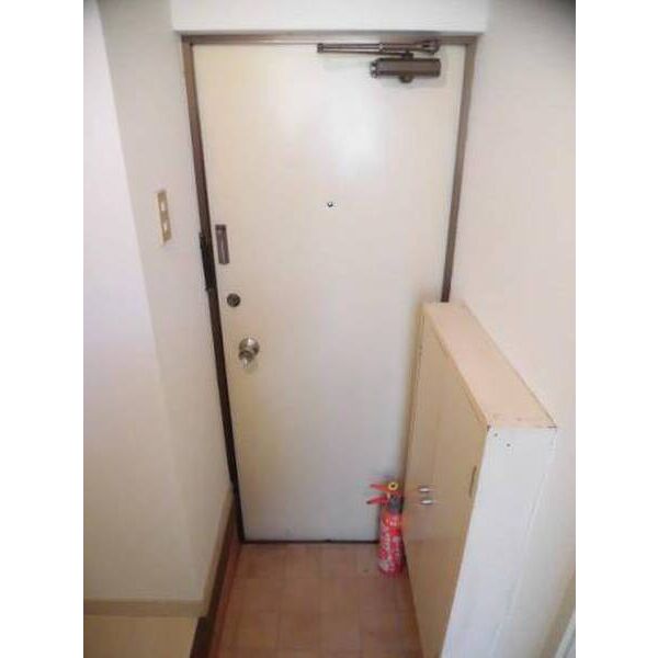 カーサ・グランデB棟0102号室 玄関