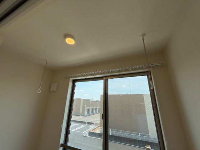 ベルフィオーレ　五番館202号室 室内物干