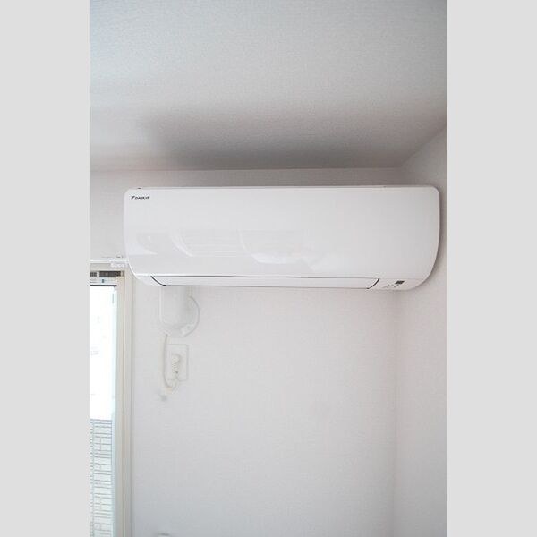 レフィナード306号室 エアコン