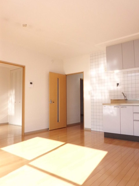 メゾン北寺尾0102号室 ☆ＬＤＫ１１帖☆エアコン１基ついてます☆