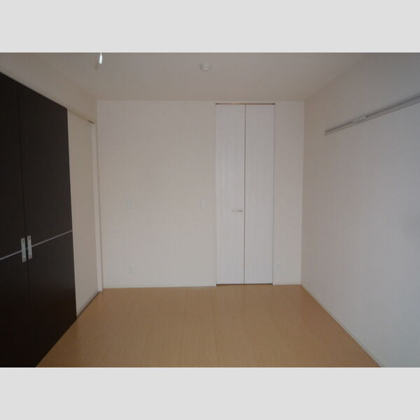 サンロイヤル102号室 洋室