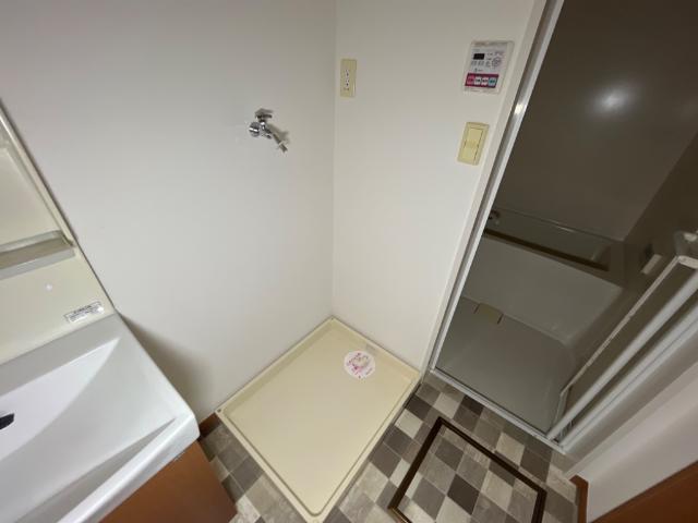 グリーンフォレスト102号室 洗濯機置場