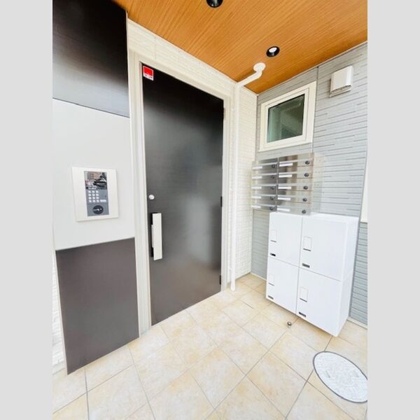 サンブルーム湘南301号室 エントランス　オートロック