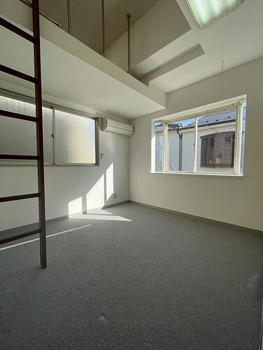 サンライフ赤羽 洋室　約６畳 別角　内装後